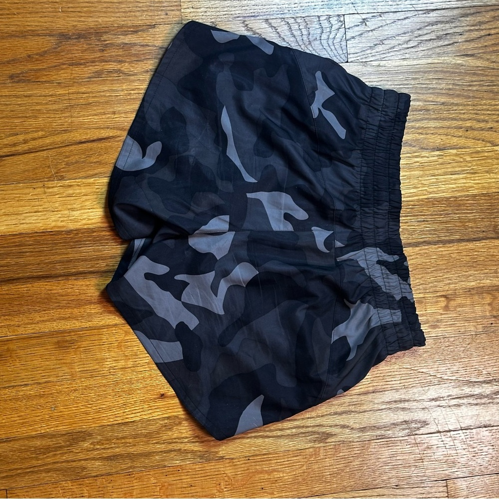 Athleta Black and Gray Athletic Shorts Racer Camouflage Running Yoga Gym Active - Picture 2 of 5